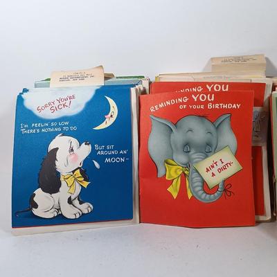 LOT 168: Vintage Munson Masterpiece Greeting Cards with Duck Dynasty Valentine Card Sets