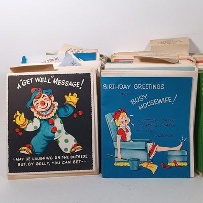 LOT 168: Vintage Munson Masterpiece Greeting Cards with Duck Dynasty Valentine Card Sets