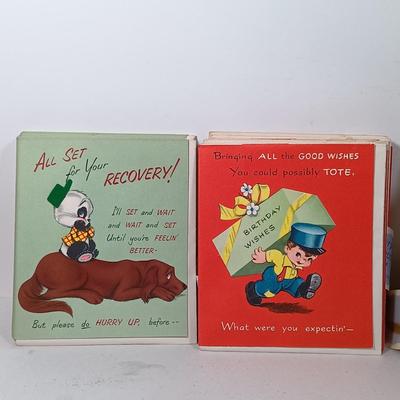 LOT 168: Vintage Munson Masterpiece Greeting Cards with Duck Dynasty Valentine Card Sets