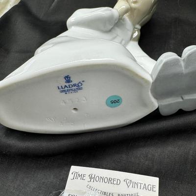 Sale Photo Thumbnail #494: 6 Lladro or Nao figurines all in perfect condition. No original boxes or COA. Can be shipped  double double boxed. These Lladros were part of a large collection from an avid Lladro fan. being sold now to benefit the family.