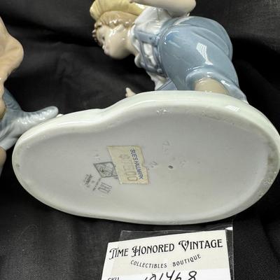 Sale Photo Thumbnail #499: 6 Lladro or Nao figurines all in perfect condition. No original boxes or COA. Can be shipped  double double boxed. These Lladros were part of a large collection from an avid Lladro fan. being sold now to benefit the family.