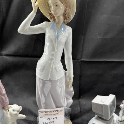 Sale Photo Thumbnail #505: 6 Lladro or Nao figurines all in perfect condition. No original boxes or COA. Can be shipped  double double boxed. These Lladros were part of a large collection from an avid Lladro fan. being sold now to benefit the family. The two clowns are made in Chin