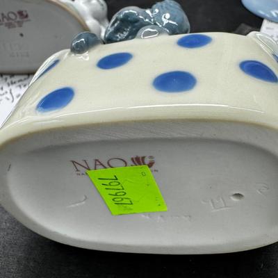 Sale Photo Thumbnail #526: 6 Lladro or Nao figurines all in perfect condition. No original boxes or COA. Can be shipped  double double boxed. These Lladros were part of a large collection from an avid Lladro fan. being sold now to benefit the family.