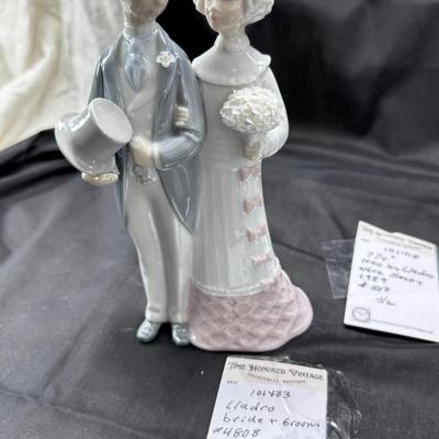 Sale Photo Thumbnail #533: 6 Lladro or Nao figurines all in perfect condition. No original boxes or COA. Can be shipped  double double boxed. These Lladros were part of a large collection from an avid Lladro fan. being sold now to benefit the family.