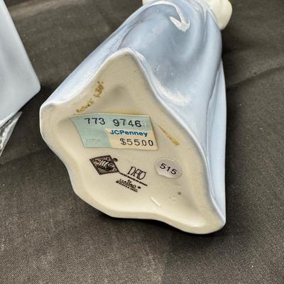 Sale Photo Thumbnail #542: 6 Lladro or Nao figurines all in perfect condition. No original boxes or COA. Can be shipped  double double boxed. These Lladros were part of a large collection from an avid Lladro fan. being sold now to benefit the family.