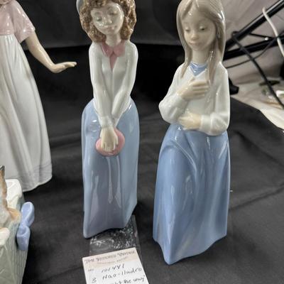 Sale Photo Thumbnail #536: 6 Lladro or Nao figurines all in perfect condition. No original boxes or COA. Can be shipped  double double boxed. These Lladros were part of a large collection from an avid Lladro fan. being sold now to benefit the family.