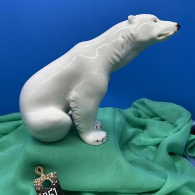 Sale Photo Thumbnail #38: Vintage Royal Dux from 1960s Czechoslovakia
with authentic pink triangle 
Like new, no box  12 inches x 7 inches