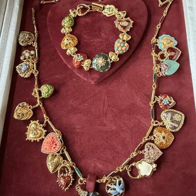 Sale Photo Thumbnail #103: Classics Collection
This is a very beautiful set.
Retail is $395 to $650  
Comes in the original red leather gift box.