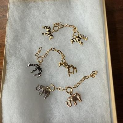 Sale Photo Thumbnail #110: Zebra, giraffe, Elephant
Classic Collection - two by two