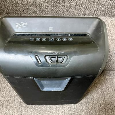 Sale Photo Thumbnail #585: Staples 8-sheet crosscut shredder. Tested, works as expected.