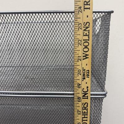 Sale Photo Thumbnail #592: 4 stackable baskets and a 3-compartment tray. In good condition.