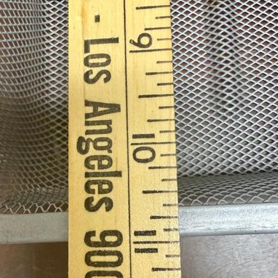 Sale Photo Thumbnail #590: 4 stackable baskets and a 3-compartment tray. In good condition.