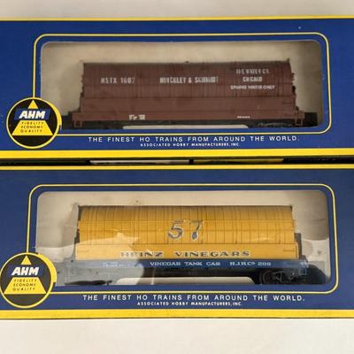 AHM HO 2 VInegar Cars in Original Boxes