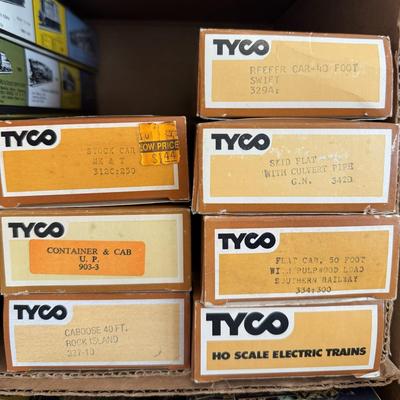 TYCO HO 7 Train Cars Original Boxes
