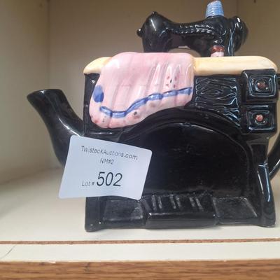 novelty ceramic teapot in form of sewing machine- Tee Nee pot by Cardinal