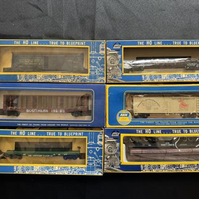 AHM HO 6 Train Cars Original Boxes
