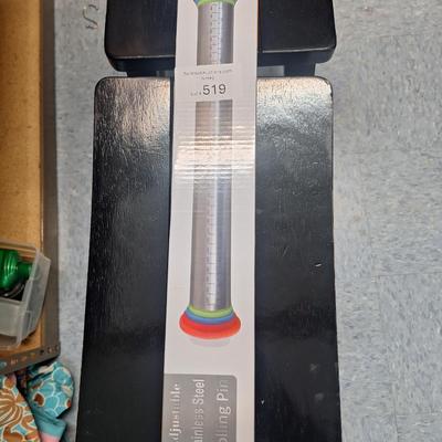 Stainless steel rolling pin and silicone mat