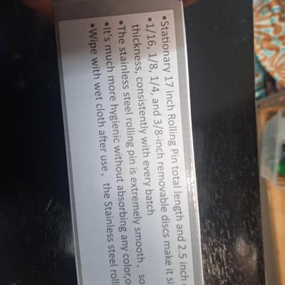 Stainless steel rolling pin and silicone mat