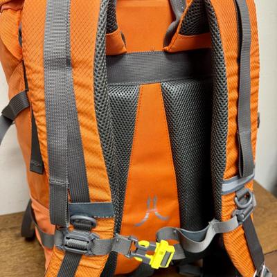 Sale Photo Thumbnail #621: Near-new condition, single large internal space that is surrounded by many compression straps to minimize bag size when not completely full.  Numerous outer pockets and tie down loops at the top and bottom for securing extra gear like sleeping bags and fo