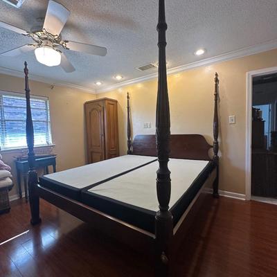 Drexel King-Size Four-Poster Bed Frame