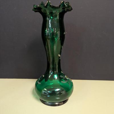 Vintage Bohemian Emerald Green Art Glass Vase Ruffle Edge