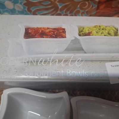 Modern White set of 3 condiment bowls with tray.