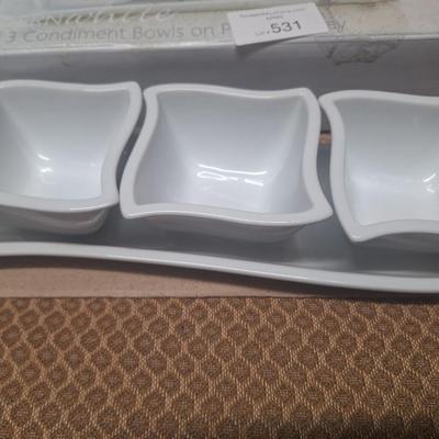 Modern White set of 3 condiment bowls with tray.