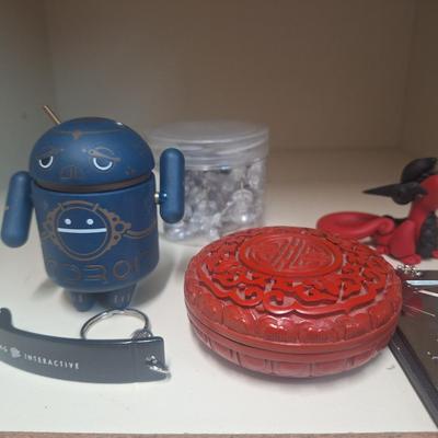 mixed lot of things, red cinna bar trinket box, key chain, Swiss tech multi tool, handbag of holding token- Dungeons & Dragons thing,...