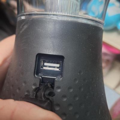 Duracell 1000 lumen LED lantern - 3 levels of brightness and a flashing red light