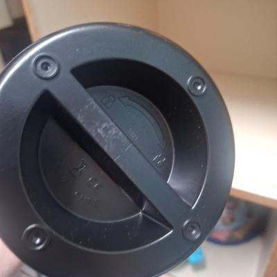 Duracell 1000 lumen LED lantern - 3 levels of brightness and a flashing red light