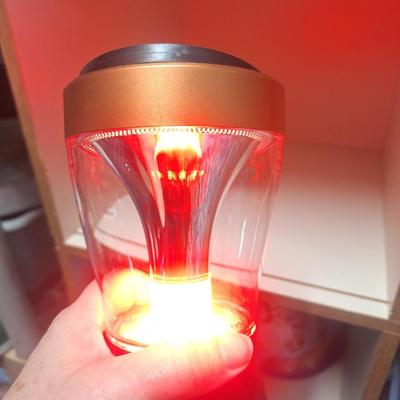 Duracell 1000 lumen LED lantern - 3 levels of brightness and a flashing red light