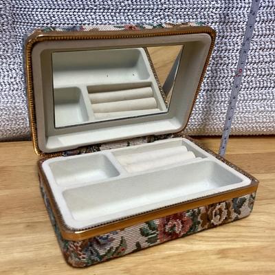 Sale Photo Thumbnail #214