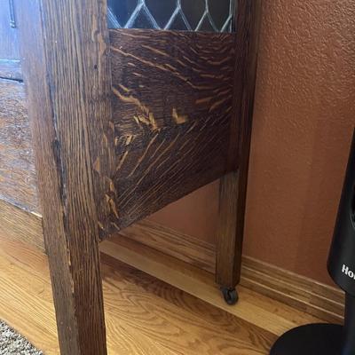 GORGEOUS ANTIQUE TIGER OAK, QUARTER-SAWN, MIRRORED BACK SIDEBOARD OR BUFFET WITH LEADED GLASS DOORS