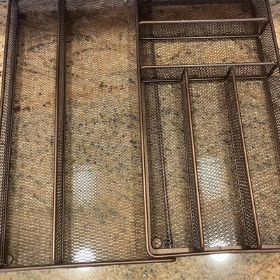 ADJUSTABLE SIZE DRAWER ORGANIZER PLUS 2 CUPBOARD RISERS