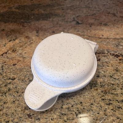 FOOD STORAGE CONTAINERS