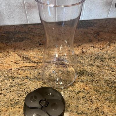 BUFFET CADDY, 2 PLASTIC PITCHERS & PLASTIC CUPS