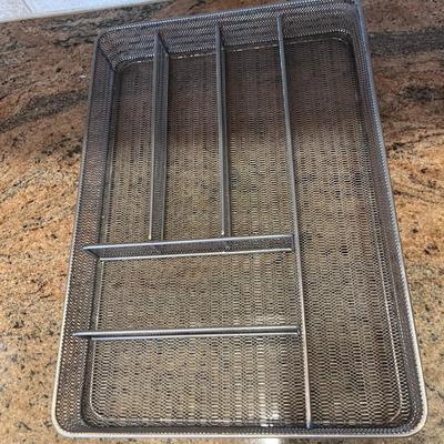 WOODEN LAZY SUSAN, 2 CASSEROLE HOLDERS AND A DRAWER ORGANIZER