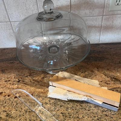 GLASS CAKE PLATE WITH DOME LID AND A GLASS KNIFE