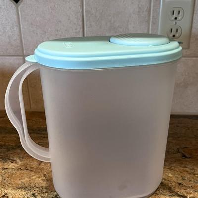 TUPPERWARE AND DRAWER ORGANIZER