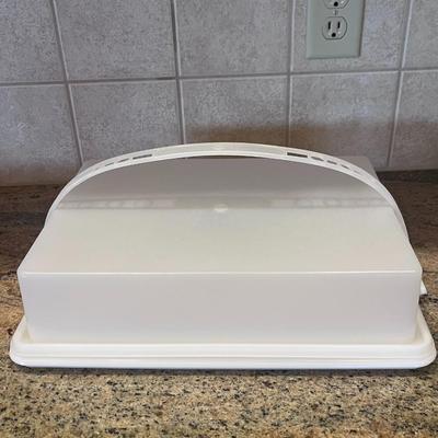 TUPPERWARE AND DRAWER ORGANIZER