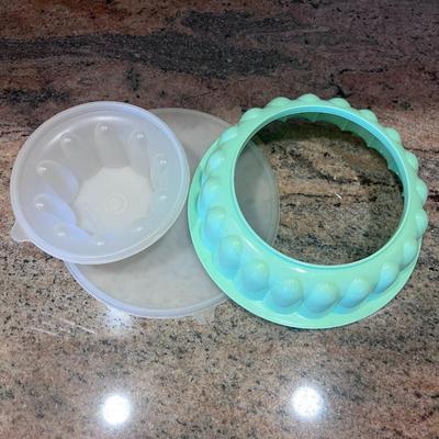 TUPPERWARE AND DRAWER ORGANIZER