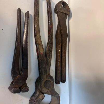 VINTAGE NIPPERS AND NAIL PULLERS