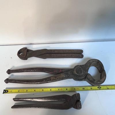 VINTAGE NIPPERS AND NAIL PULLERS