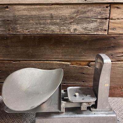 VINTAGE INDUSTRIAL BALANCE SCALE