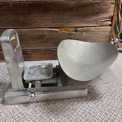 VINTAGE INDUSTRIAL BALANCE SCALE