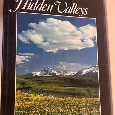 COLORADO COFFEE TABLE BOOK AND MORE
