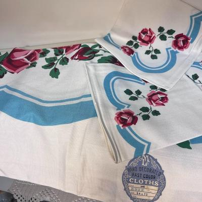 FINE LINEN TABLECLOTH AND NAPKINS, TEA TOWELS, DOILIES AND MORE