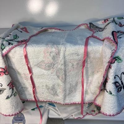 FINE LINEN TABLECLOTH AND NAPKINS, TEA TOWELS, DOILIES AND MORE