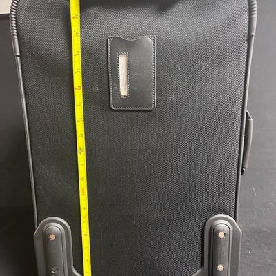 3 PIECES OF LUGGAGE ON WHEELS