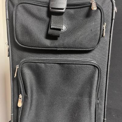 3 PIECES OF LUGGAGE ON WHEELS